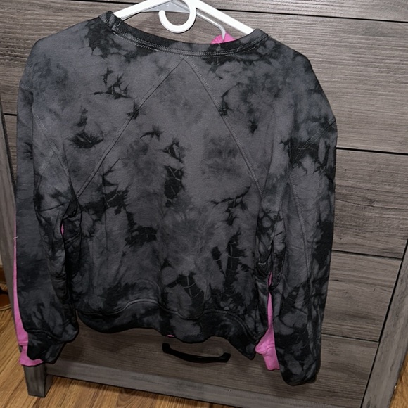 2 crewneck sweatshirt’s🖤🩷 - Picture 5 of 7